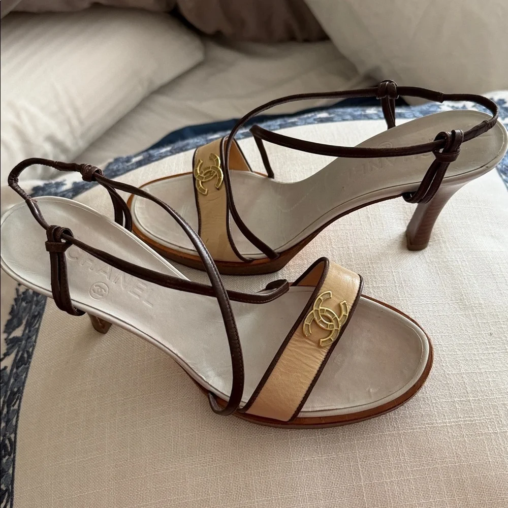 CHANEL Beige and Brown strappy sling back heel  size 38 size 7 US GOOD CONDITION - Picture 3 of 17